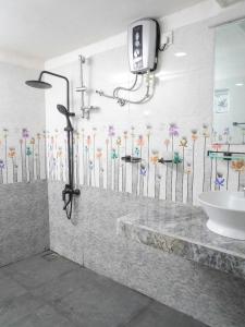 Et badeværelse på Vintage Grove Weligama