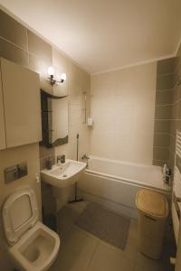 Koupelna v ubytování Lumina Park Residence by Nicolle Apartments