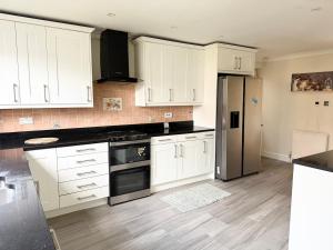 Køkken eller tekøkken på Spacious 4 Bed house in cul-de-sac location