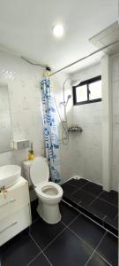 Ένα μπάνιο στο Leamsai Whisper Home +23 φωτογραφίες