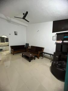 Et tv og/eller underholdning på GURI Homestay