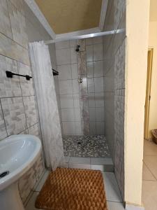 Un baño de Sunrise Guest house