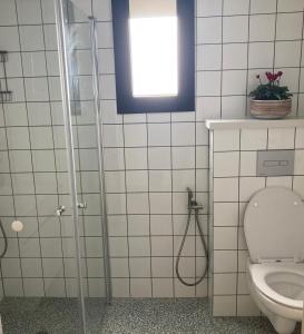 O baie la naty +2 fotografii