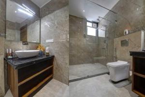 Ένα μπάνιο στο Villa Rouz by DanCenter +5 φωτογραφίες