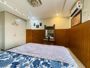 Una cocina o cocineta en Gulberg Luxurious 1 Bed Apartment