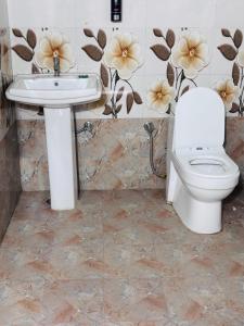 O baie la Maati- The Riverside mud-house stay