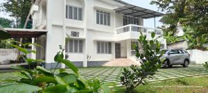 O grădină în afara Genesis Spaces