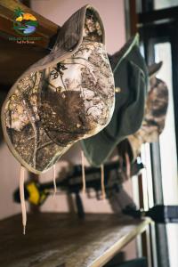 Un primer plano de una hoja en una máquina. en Majik Resort Beach, en Busia