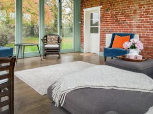 Χώρος καθιστικού στο Smallbrook Cottage