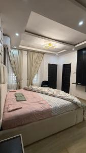 Postel nebo postele na pokoji v ubytování Quantum Havens Apartment - LISBON