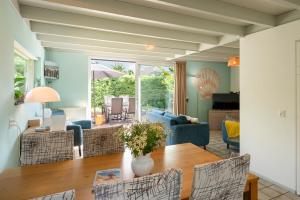 Χώρος καθιστικού στο Vakantiehuis de Schelp