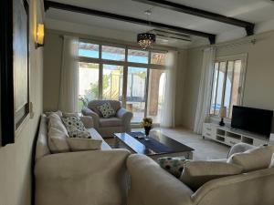 Гостиная зона в Luxury Red Sea Villa