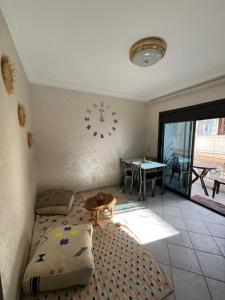 Χώρος καθιστικού στο one bedroom apartment in tamraght