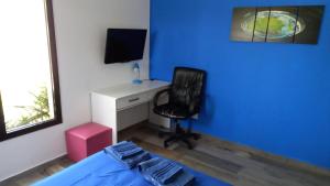 Μια τηλεόραση ή/και κέντρο ψυχαγωγίας στο Casa a la Laguna BARRIO SAN SEBASTIAN AREA 10