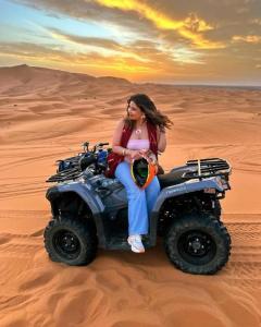 Επισκέπτες που μένουν στο Mariana luxury camp