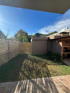 Bygningen som feriehuset ligger i + 14 billeder