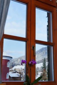 En generel udsigt til bjerge eller udsigt til bjerge taget fra lejligheden