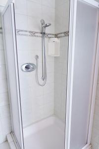 Et badeværelse på Studio Tretlager + 12 billeder