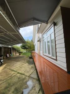 Το κτήριο όπου στεγάζεται  το διαμέρισμα