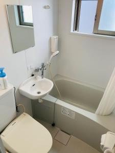 Ένα μπάνιο στο Guest House Marine View - Vacation STAY 62152v