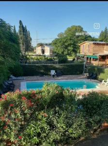 科尔多瓦Cabañas Kehuen的房子院子里的游泳池