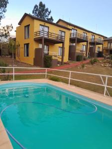 Πισίνα στο ή κοντά στο Cabañas La Bahia Escondida