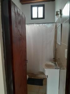 Ένα μπάνιο στο Cabañas La Bahia Escondida