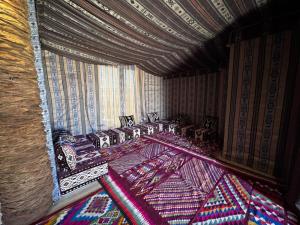 Un lugar para sentarse en Hotel Gourari 31 fotos más