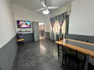 Μια τηλεόραση ή/και κέντρο ψυχαγωγίας στο La Casa De Juan