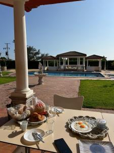 Jídlo v vily nebo okolí