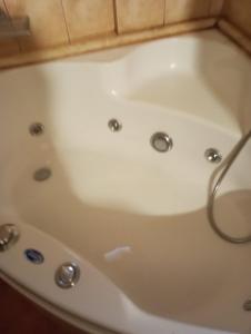 Ένα μπάνιο στο Chalet Zachlorou