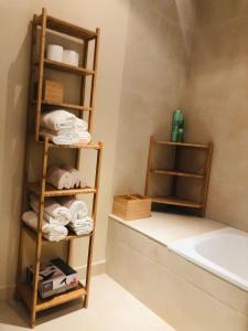 Un baño de Ribasol Ski Park 5 pers, max 4 adults, HUT7602 26 fotos más