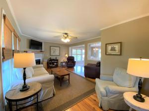 Μια τηλεόραση ή/και κέντρο ψυχαγωγίας στο Gone Fishin'