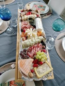 Φαγητό σε αυτή η παραθεριστική κατοικία ή κάπου εκεί κοντά