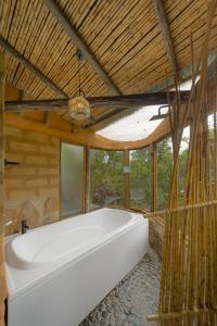 Vannituba majutusasutuses MACANI eco-glam