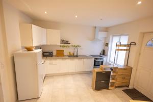 Η κουζίνα ή μικρή κουζίνα στο Maison "La Cloysienne" +26 φωτογραφίες