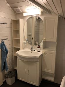 Et badeværelse på Holiday home in Espevær