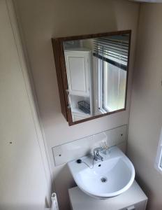 Ένα μπάνιο στο River View Retreat 3 Bedroom Pet Friendly in Clarach Bay