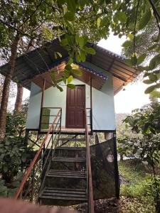 Budova, kde se vila nachází + 33 fotografií