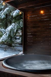 Leśna Sielanka domek z jacuzzi w lesie pod Górą Szczebel RELAX I SPORT v zimě