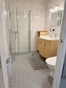 Et badeværelse på Lägenhet nära Isaberg Hestra