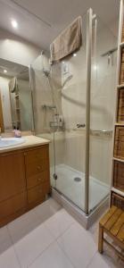 a bathroom with a shower and a sink at Avenida Diagonal distrito tecnológico 22 arroba - Angeles Terraza in Barcelona +57 photos