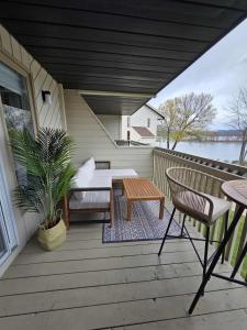 Μπαλκόνι ή βεράντα στο Au p'tit cocon sur le lac