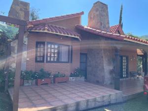 Budova, kde se chata nachází