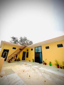 Το κτήριο όπου στεγάζεται  ο ξενώνας