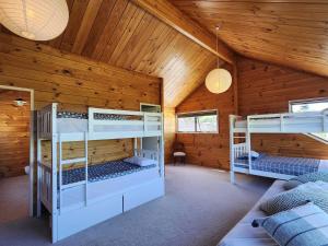 Ένα ή περισσότερα κρεβάτια σε δωμάτιο στο Emmerdale Escape