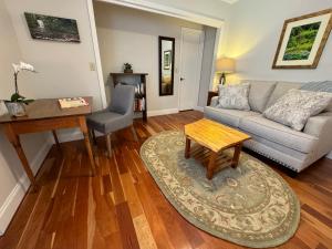 Photo de la galerie de l'établissement Oak Street Inn, à Brevard