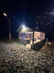 Φωτογραφία από το άλμπουμ του B Frames σε Aninşul din Deal