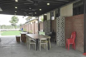 Φωτογραφία από το άλμπουμ του Senai -- Spacious & Mahjong & Billiards & KTV #4BR5B #30-35 pax by Cowidea σε Kampong Saleng