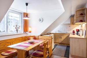 Кухня или мини-кухня в Ferienwohnung S Viering
